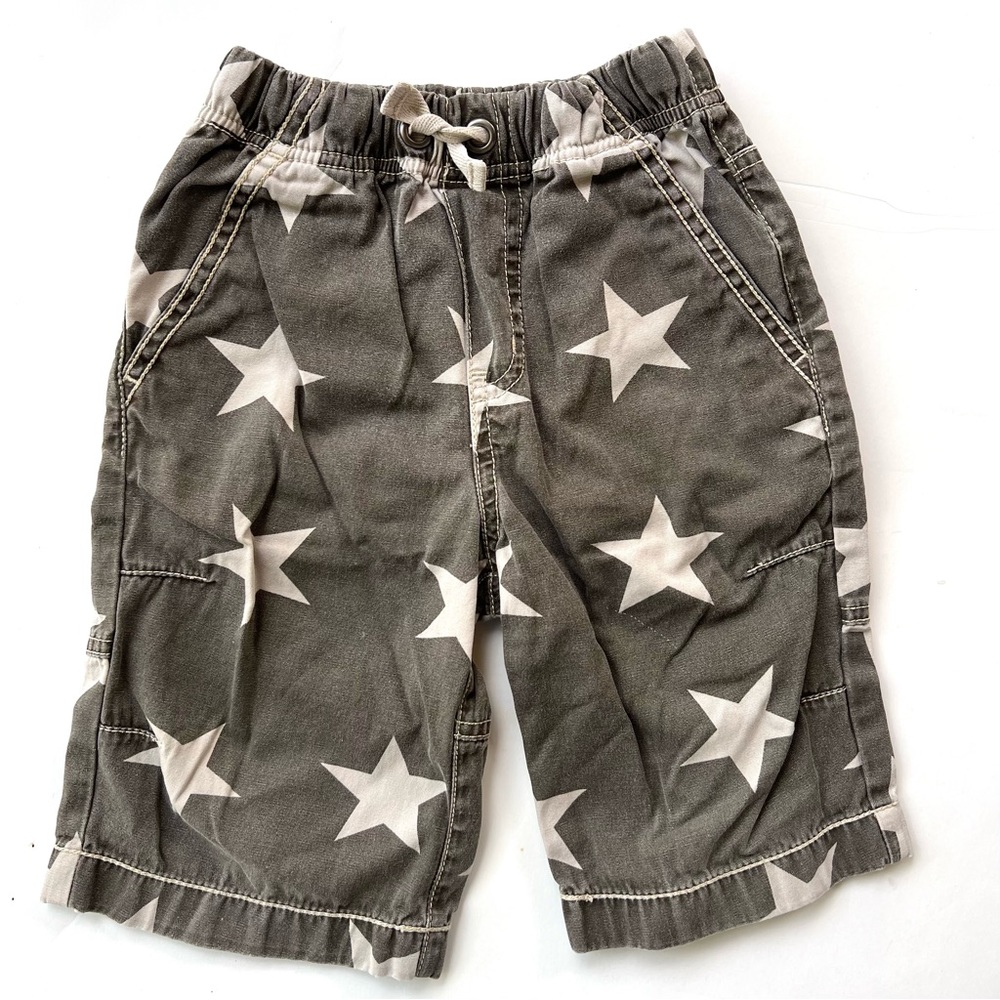 Mini Boden long brown board shorts size 4 with stars